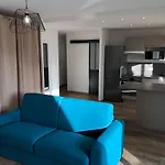 Spacieux Studio Entierement Renove
