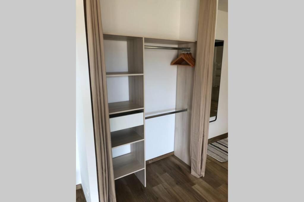 Spacieux Entierement Renove